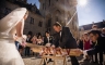 Baumstammsägen auf einer chinesischen Hochzeit in Norddeutschland