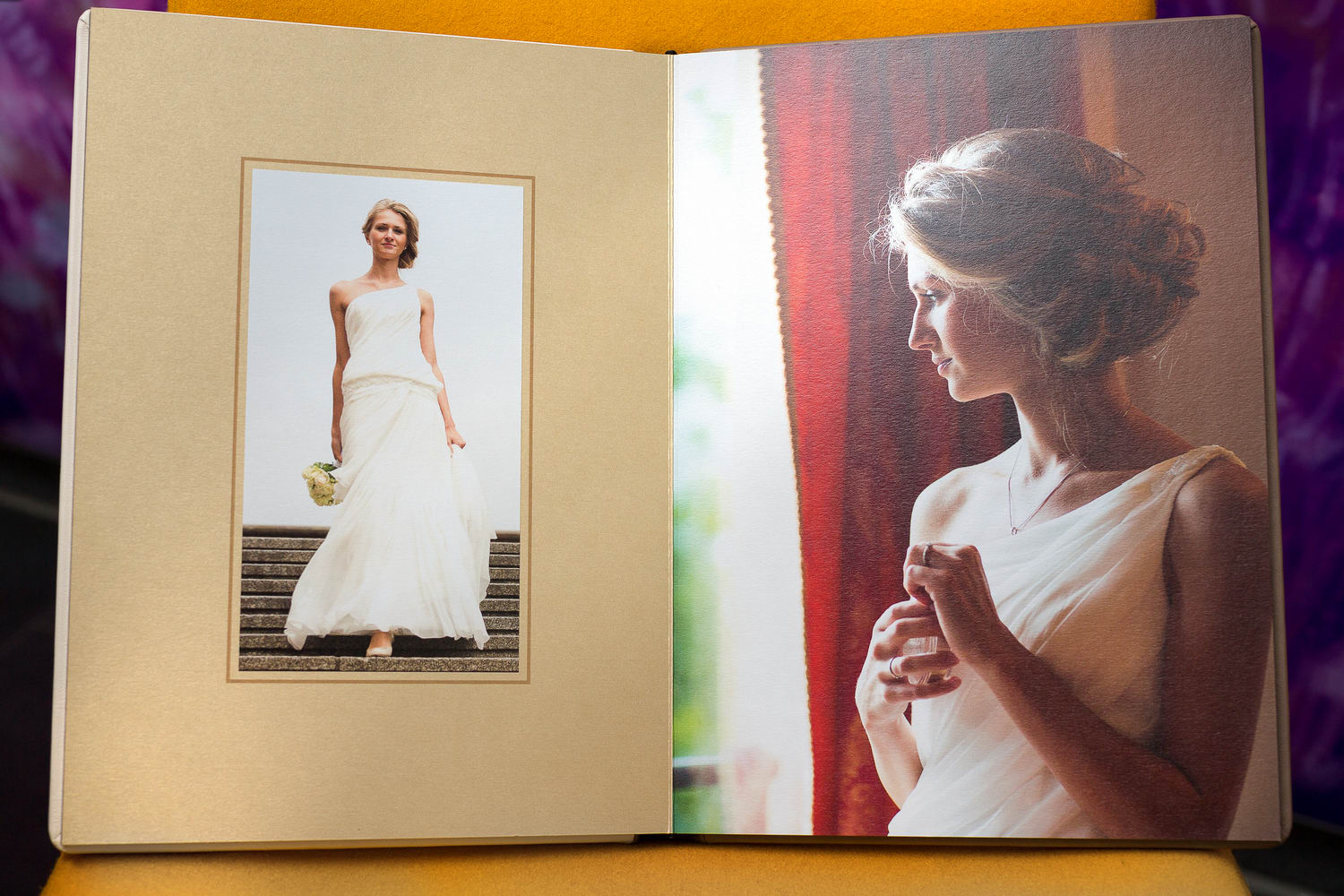 Hochzeitsalbum Innenseite mit goldenem Papier