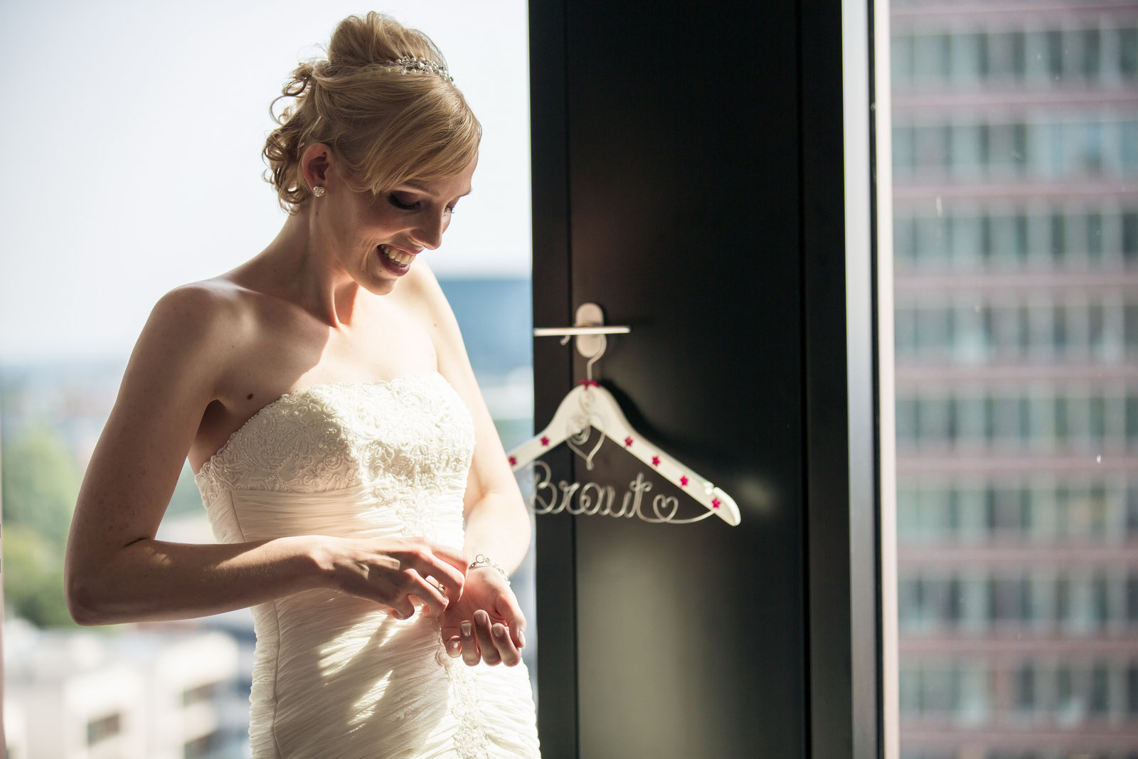 Hochzeitsfoto Braut im Empire Riverside Hotel, Hamburg