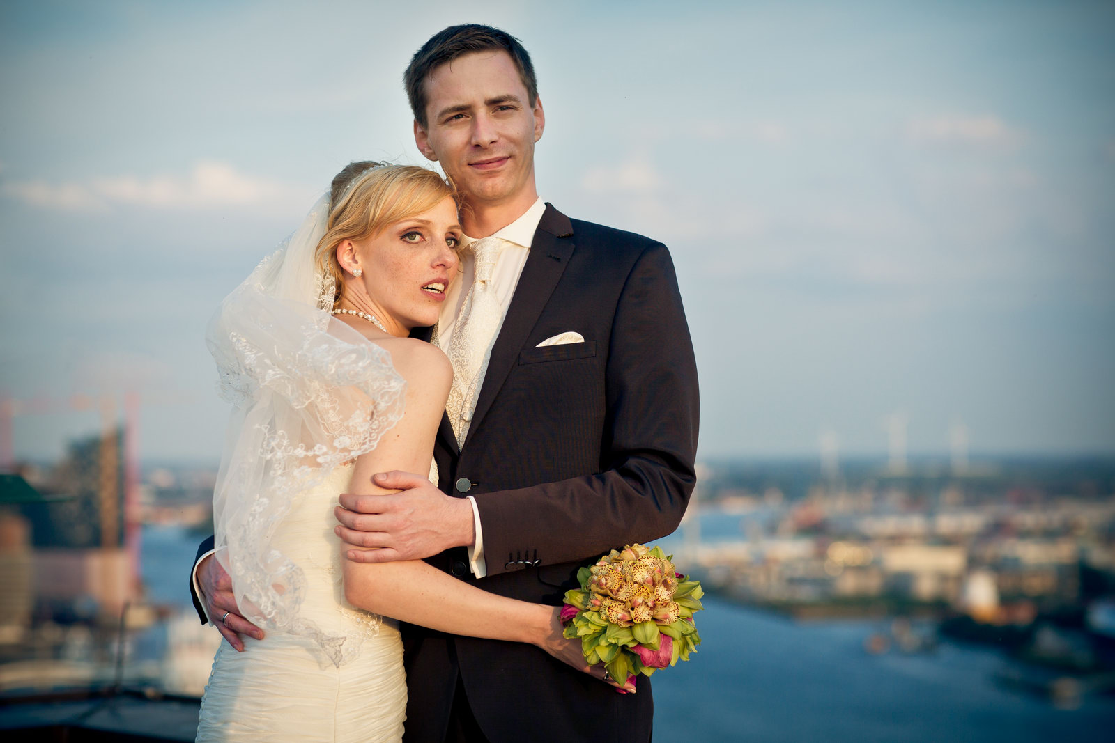 Hochzeitsfotos über den Wolken