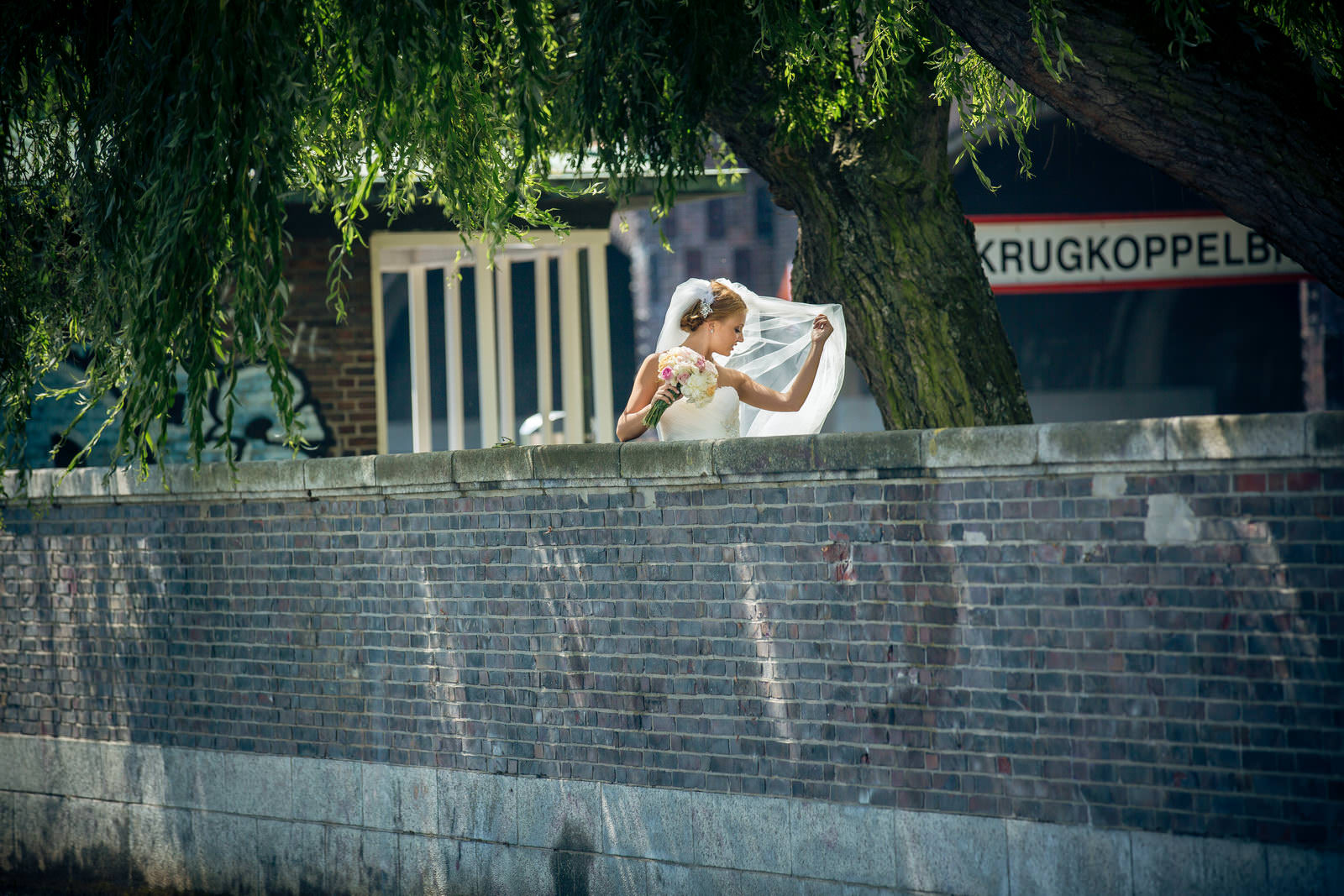 Hochzeitsfotos in der Nähe von Krugkoppelbrücke, Hamburg