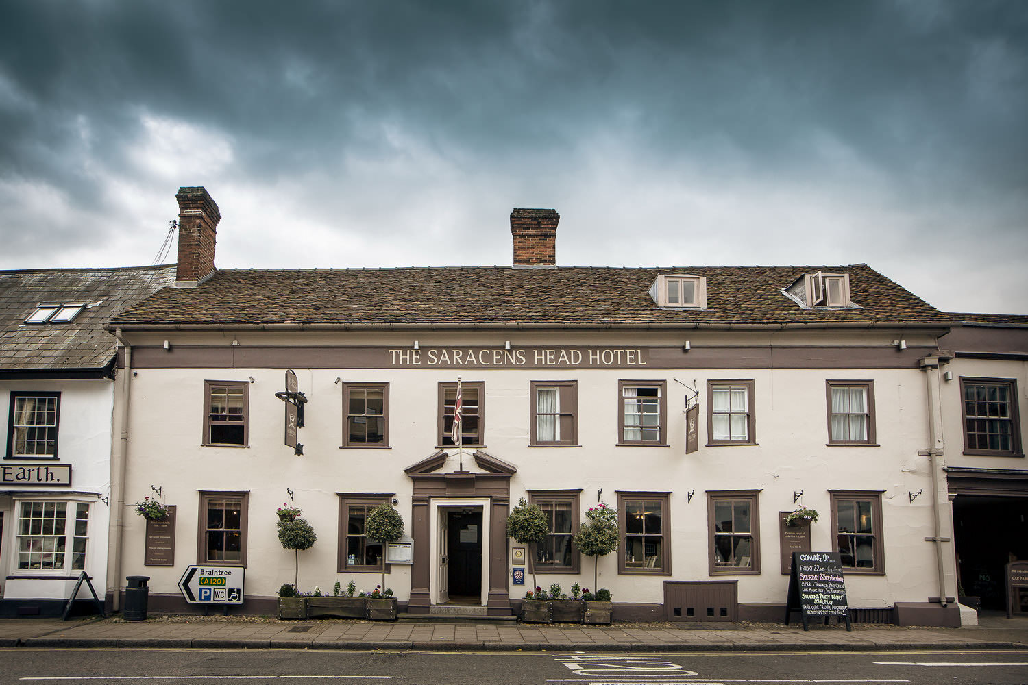 Hotel Saracens Head, England