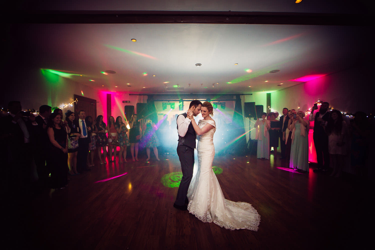 Hochzeitsfeier in Maidens Barn, England